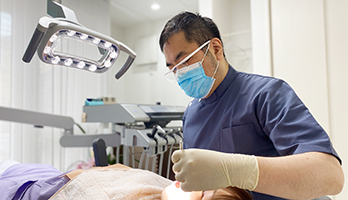 痛みがあるまま治療を行わず無痛治療を心がける